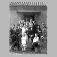 111-3353 Am 30.09.1933 in der Lindendorfer Strasse - Hochzeit Bruno und Lina Fischer, geb. Zaulick. Bild Nr. 111-1288 siehe das gleiche Haus 1999. .jpg